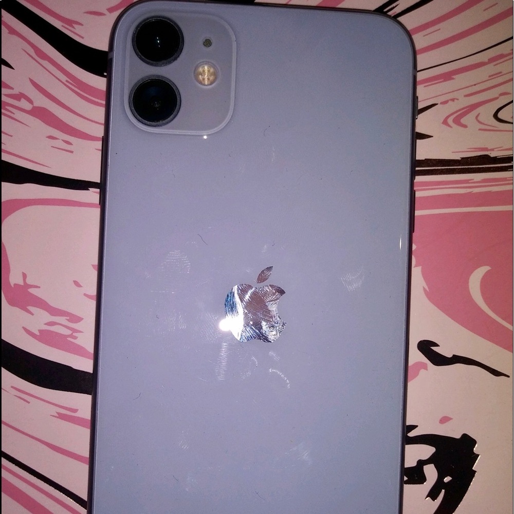 Purple I-Phone 11. 64GB